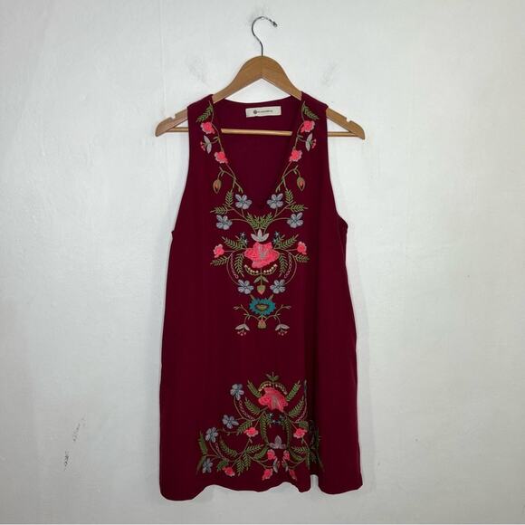 The Impeccable Pig Red Floral Embroidered V-Neck Shift Dress Size Medium - Picture 1 of 13